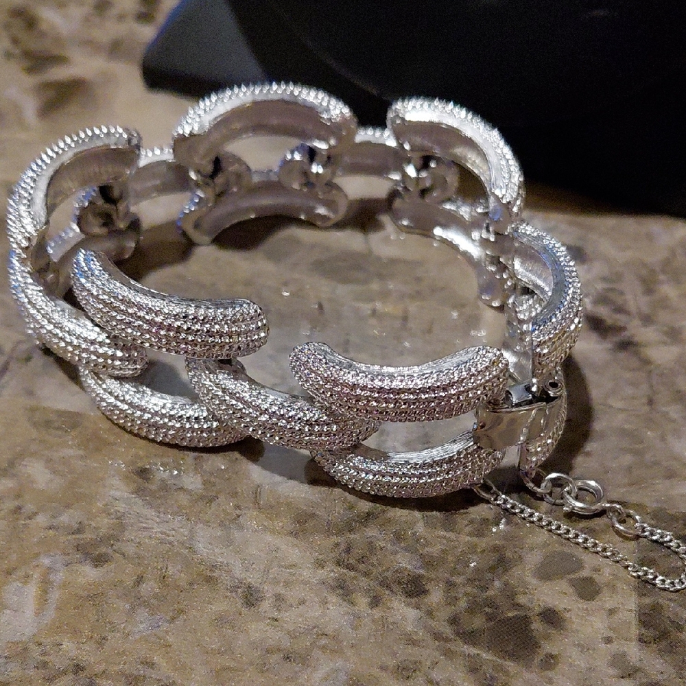 Monet Elegant Silver Bracelet